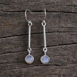 Mondstein Edelsteinohrring * 925 Sterling Silber Ohrstecker * minimalistischer Silberohrring * Handgemachter Silberohrring