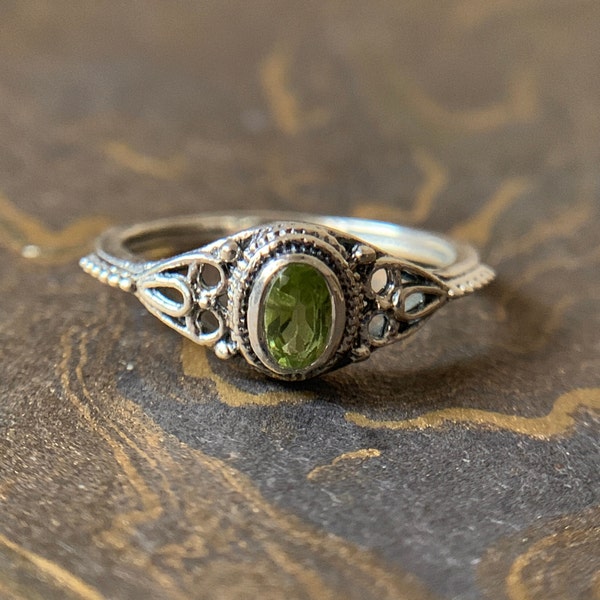 Natural Peridot Silver Ring, Dainty Ring, 925 Sterling Silver Ring, Engagement Ring, Gemstone Ring, Women Ring, gift for Him/Her