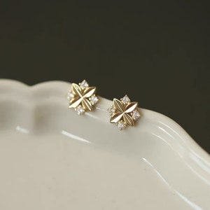 14K Gold Mini Diamond Flower Stud Earrings