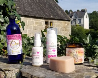 Coffret Douceur de Rose Précieuse - crème - eau florale - huile merveilleuse - savon coeur - bougie