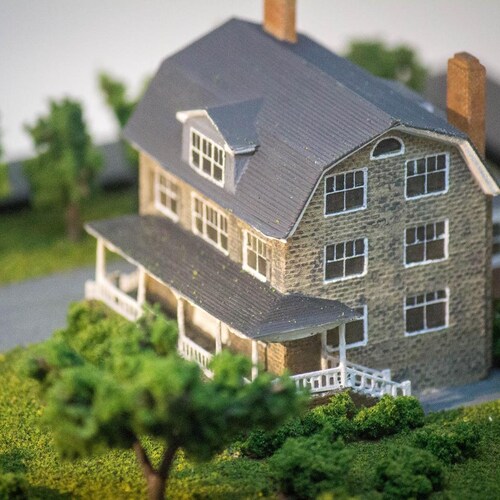 Custom Order House - Miniature Model Diorama