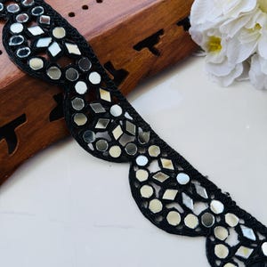 Black Scalloped Mirror Trim: Indian Lace Border, 2&quot; Wide
