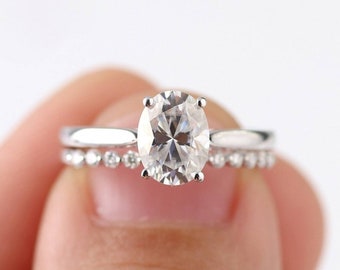 Oval Cut Moissanite Wedding Ring Set, Solitaire Engagement Rings, Half Eternity Stacking Band, Oval Cut Bridal Wedding Ring Set, 925 Silver