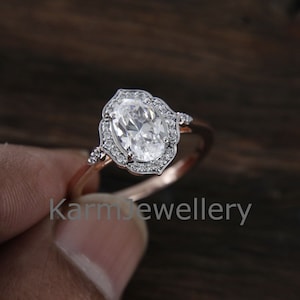 2 Ct Oval Cut vintage Ring, 14k Yellow Gold, Moissanite Diamond Unique Oval Halo Art Deco Ring, Halo Engagement Ring, Anniversary Ring, Gift