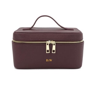 Borsa da trucco personalizzata in pelle Saffiano - Borsa per trucco da viaggio monogramma personalizzata - Custodia cosmetica quotidiana - Regali per sposa e damigella d'onore