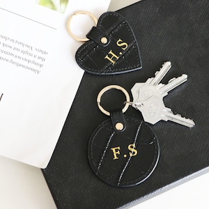 Personalized Keychain Leather Perfect Gift Idea Keyholder Accessories Minimalist Gift Ideas for her, Heart keyring