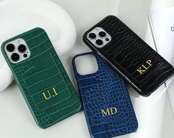 Étui de téléphone en cuir façon crocodile monogrammé avec porte-cartes, étui iPhone personnalisé avec initiales, nom monogrammé en cuir embossé pour iPhone