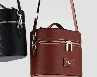 Trousse de toilette en cuir personnalisée, trousse de maquillage personnalisée avec nom, organisateur de cosmétiques de voyage de luxe, cadeau pour demoiselle d'honneur, trousse de toilette monogrammée