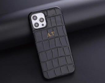 Étui de téléphone personnalisé en cuir façon crocodile | Initiales personnalisées disponibles pour tous les modèles d'iPhone