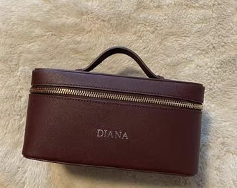 Trousse de toilette personnalisée en cuir Saffiano - Trousse de maquillage de voyage monogrammée - Trousse de toilette quotidienne - Cadeaux pour mariées et demoiselles d'honneur