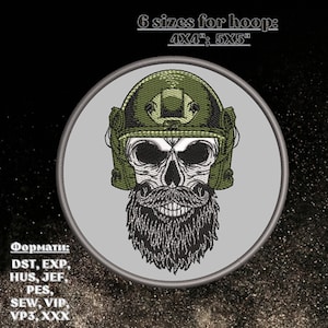 Può includere: Toppa ricamata con un teschio che indossa un elmetto militare verde con la barba. Il teschio sorride e ha i baffi. La toppa è rotonda e ha uno sfondo grigio. Il testo "Формати: DST, EXP, HUS, JEF PES, SEW, VIP, VP3, XXX 6 sizes for hoop: 4X4", 5X5" è visibile nell'immagine.
