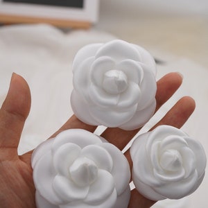 CUSTOMIZE COMBO many WHITE Camellia Flowers For sewing on dress, Wedding Dress, Handmade Silk Satin Fabric Flowers