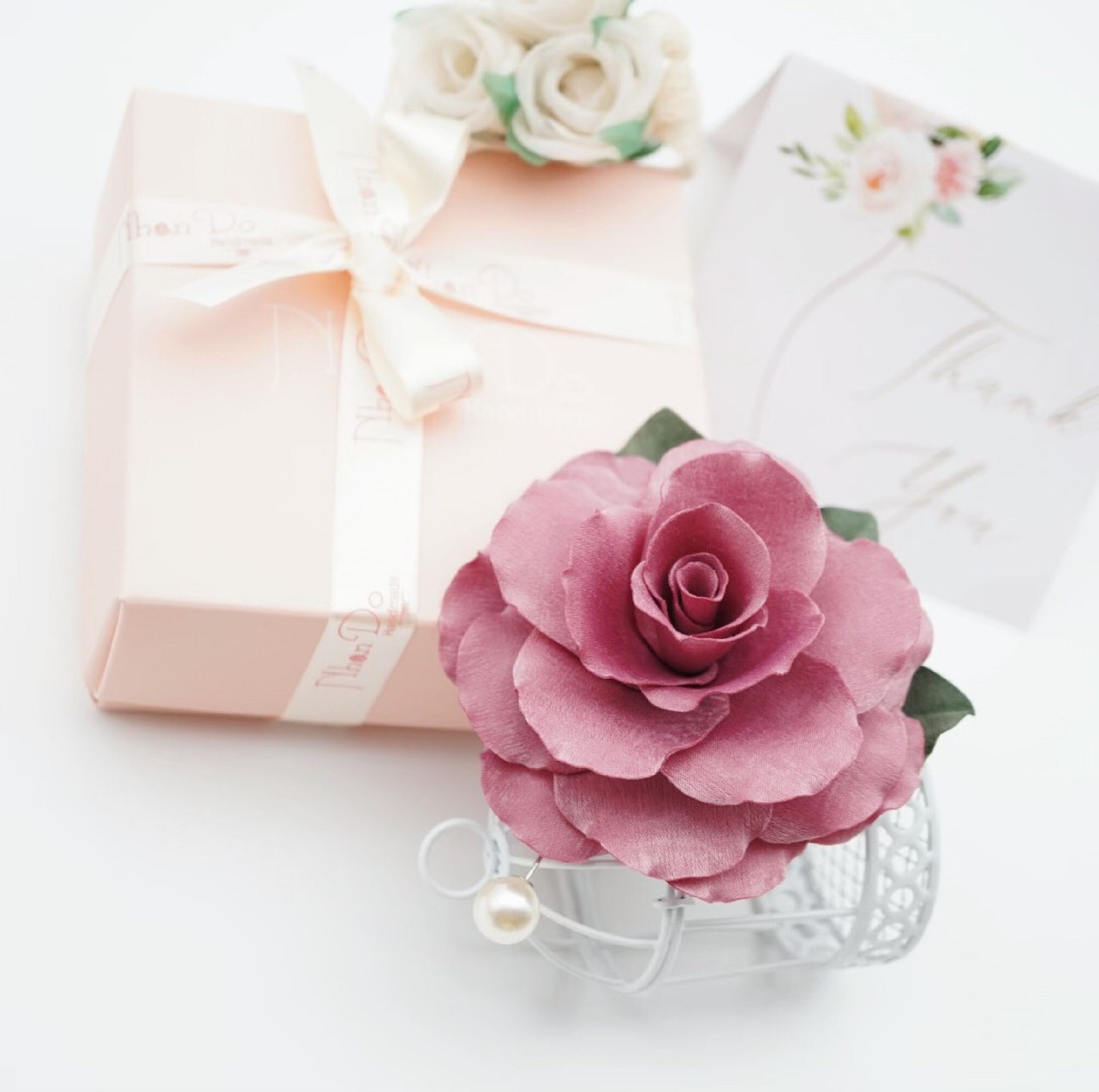 PINK FLOWER PIN Flower Jacket Pin Beaded Wool Brocade Etsy UK