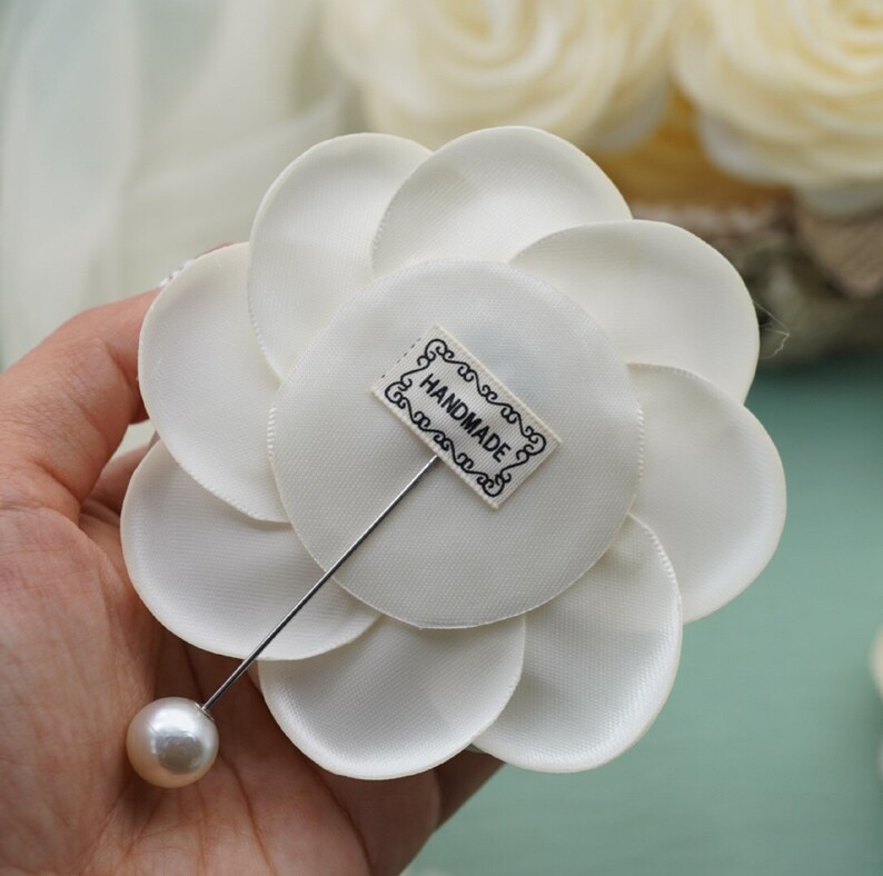 PAGOW 3pcs Flower Brooch Pin, Fashion Petal Pearl Elegant Exquisite Brooches Pins Set Decoration For Women Wedding Banquet Party Shirts Dresses