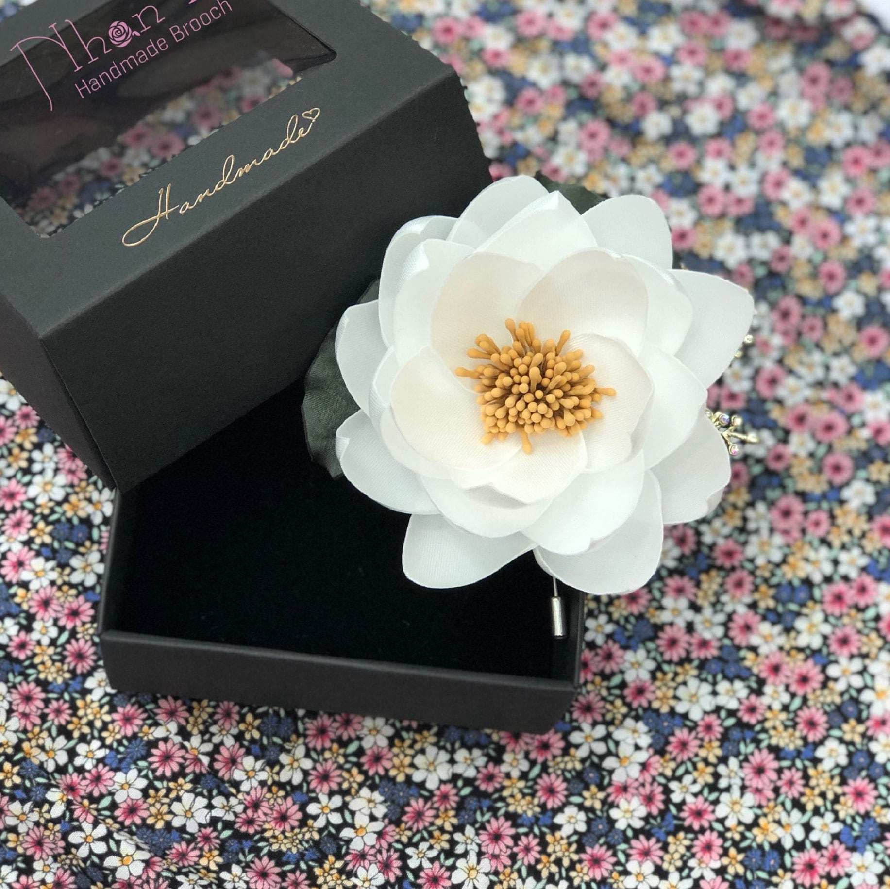 White SILK LOTUS FLOWER Pin Brooch, Handmade Fabric Brooch Pin, Silk Brooch Pin Handmade Flower Pins, Hair Accessory