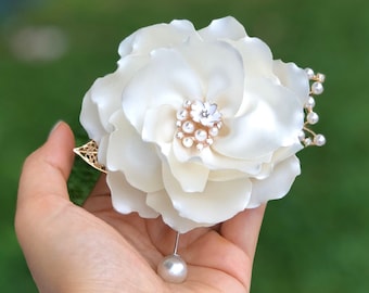 JASMINE FLOWER BROOCH, Tiny Crochet Flowers Art Deco Fabric Brooch, Handmade Jewelry Best Friend Gift Flower Enamel Pearl Brooch