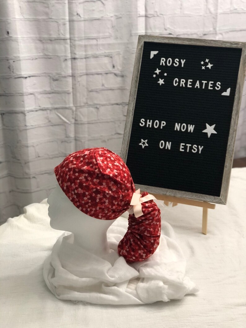 Women/'s Surgical Scrub Cap red and pink geometric Valentine\u2019s Day Ponytail