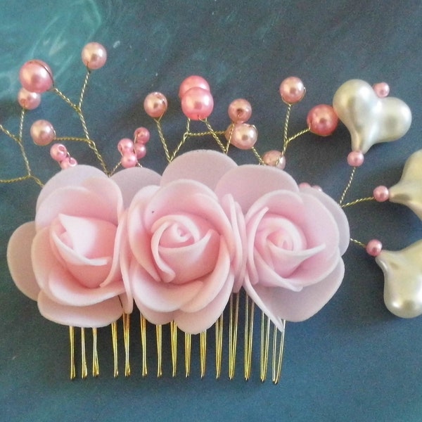 Pièce unique, peigne à cheveux 3 coeurs, 3 fleurs roses