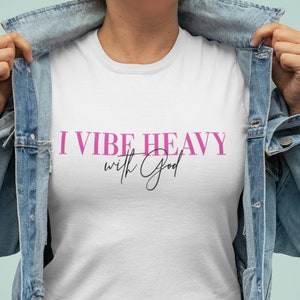 ユニセックス キリスト教信仰Tシャツ：「私は神と共にある」 - インスピレーションあふれる宗教アパレル