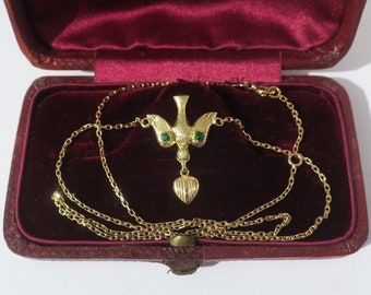 Regional necklace pendant Saint Spirit old heart 18 carat gold French work from the 19th century unique