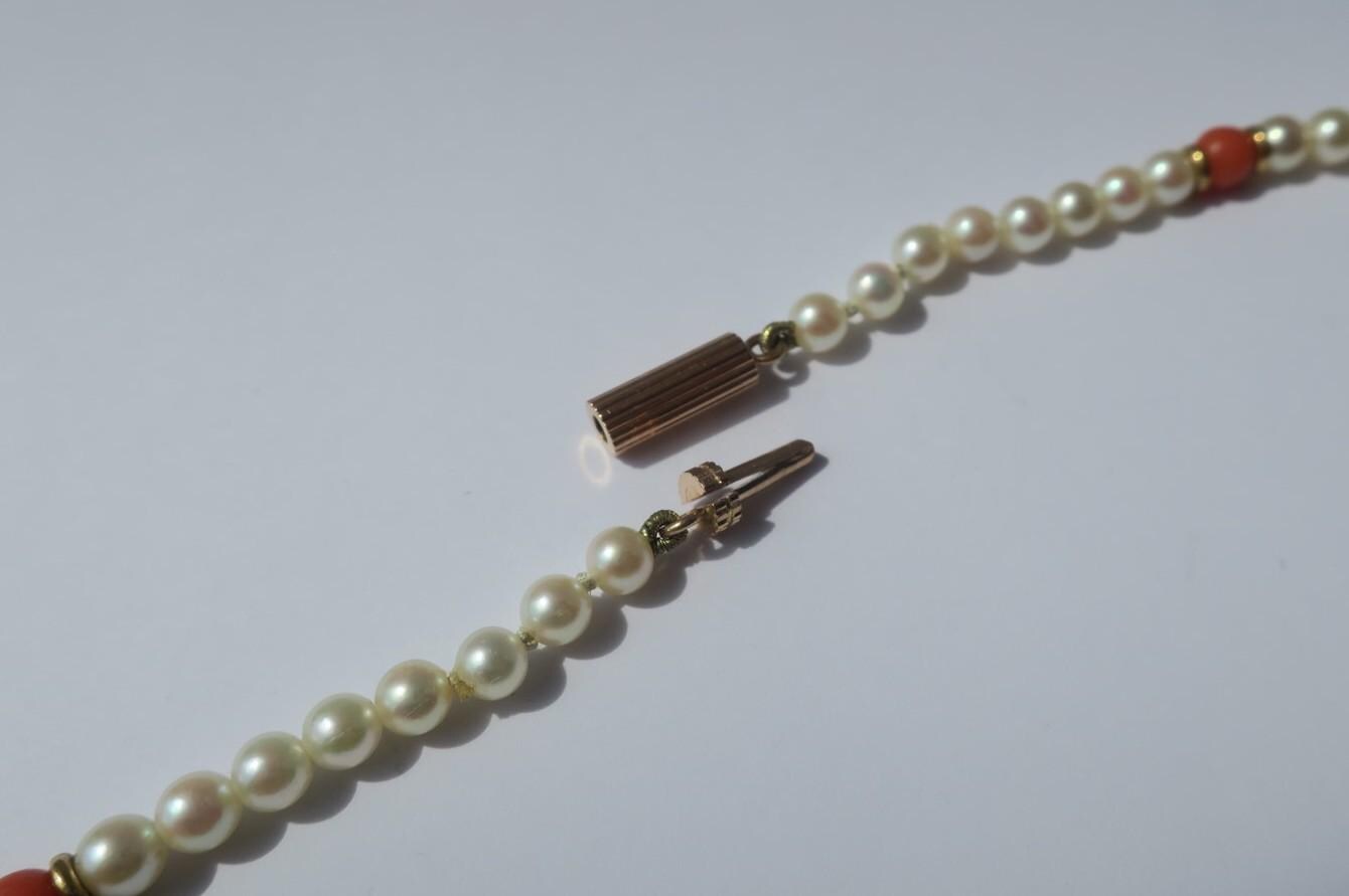 Collier Choker Perles Akoya Et Corail - Or 18 Carats, Occasion Très Bon état