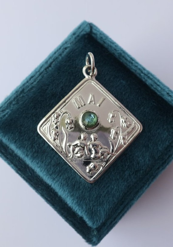 Pendentif Ancien En Argent - Forme Jumelles Avec Vue Du Grand Palais - Occasion