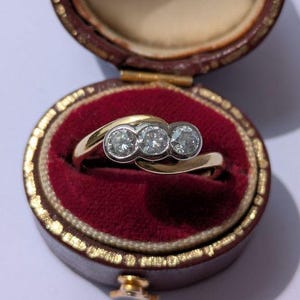 Crossed trilogy ring with 0.50 carat diamonds, solid 18-carat two-tone gold, 4g, English work, wedding engagement