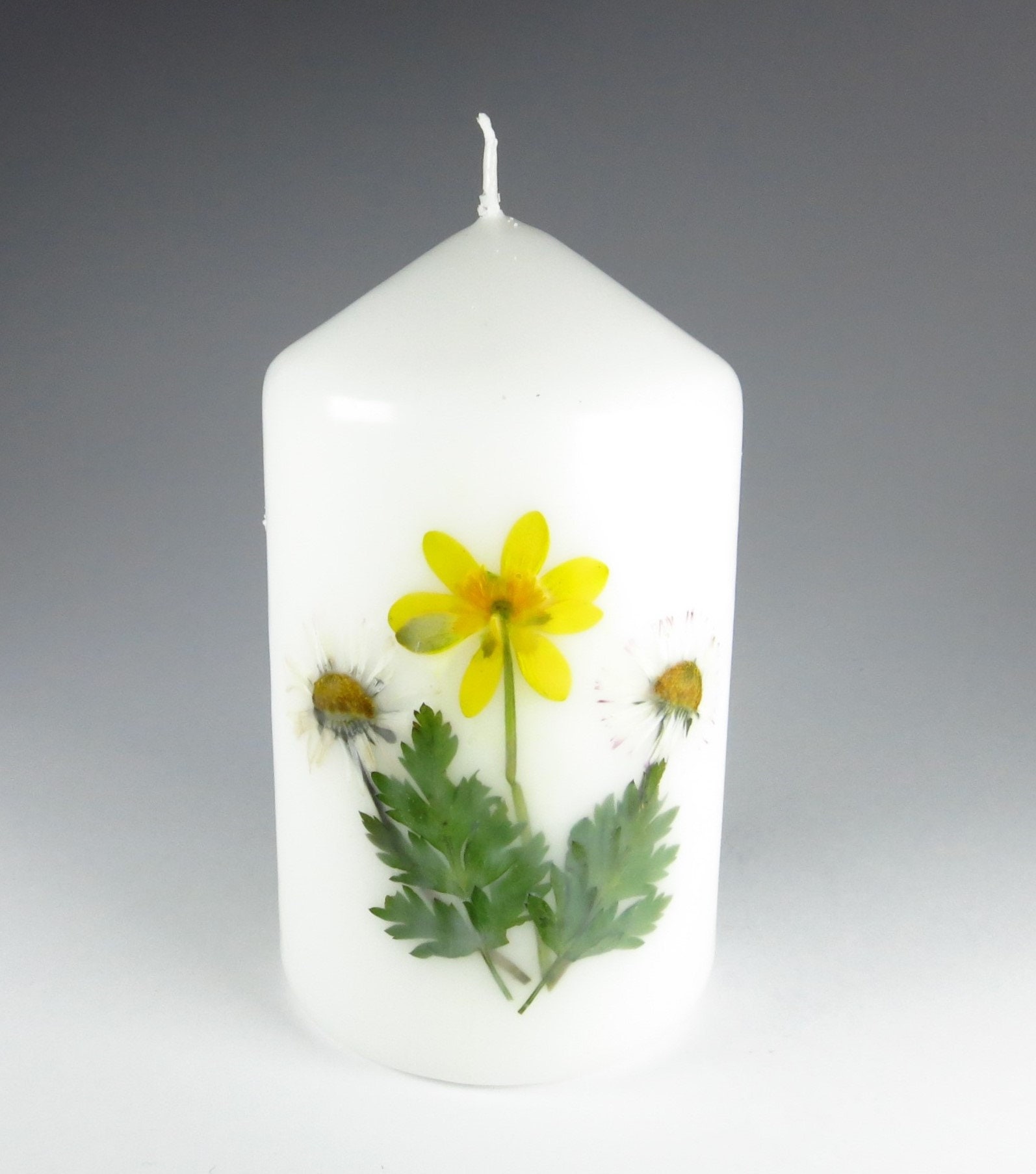 Real dried pressed flowers candle. Home decor candle. Handmade Etsy