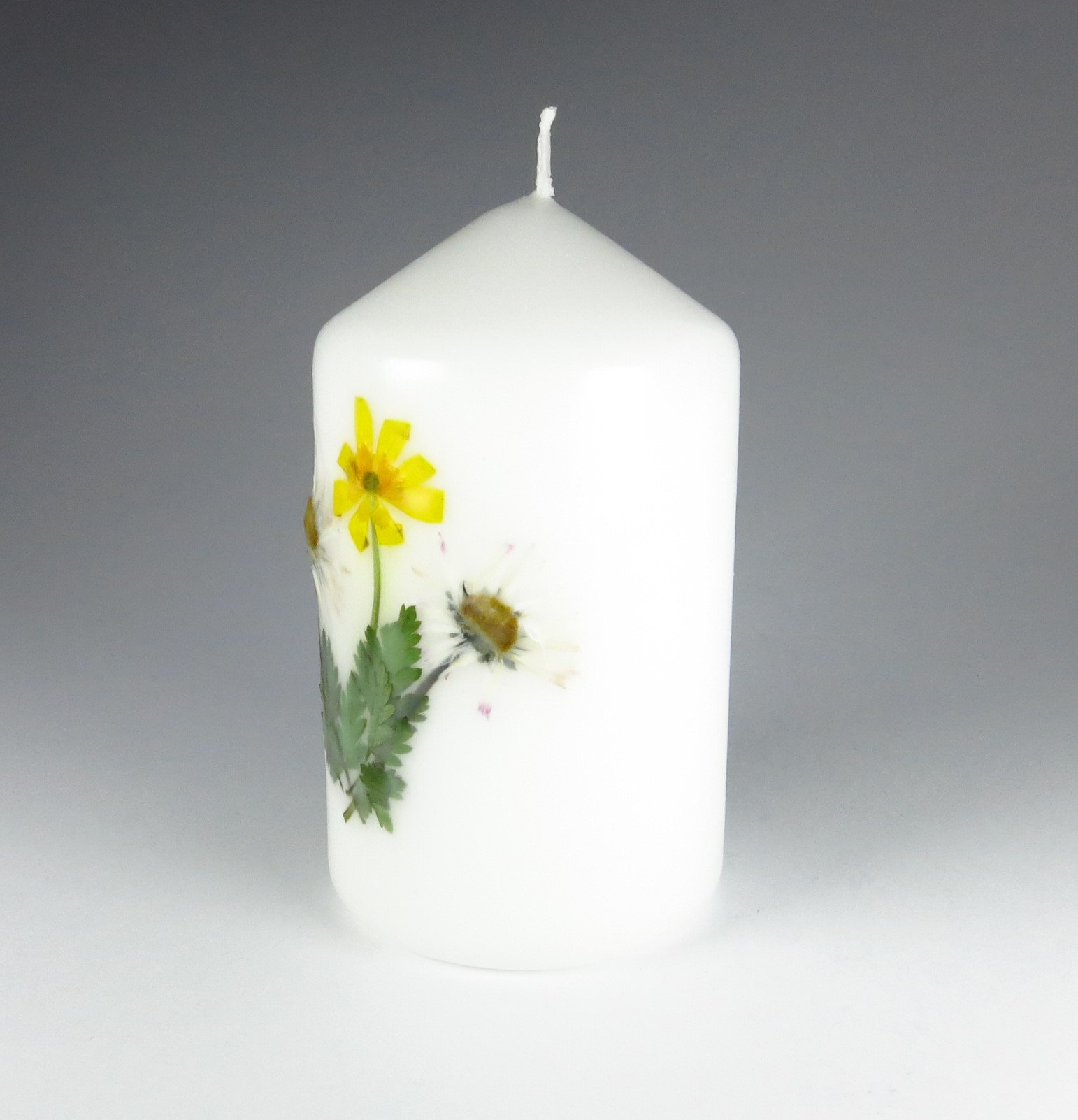 Real dried pressed flowers candle. Home decor candle. Handmade Etsy