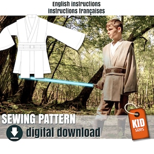 Puede incluir: Patrón de costura para una túnica Jedi, con instrucciones en inglés y francés. El patrón es una descarga digital e incluye tallas para niños. La imagen muestra a un niño usando una túnica terminada en un entorno de bosque.