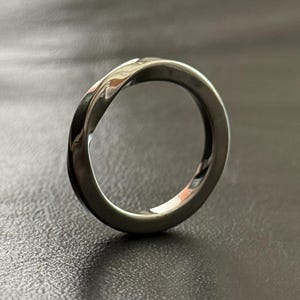 Men&#39;s Stainless Steel Ring | Minimalist Ring for Men and Women | Durable Modern Jewelry | Twisted