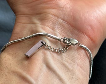 Pulsera de cadena de serpiente plateada personalizada con etiqueta grabable, 2 mm