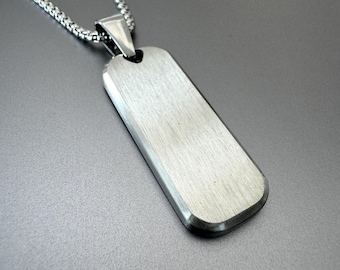 Collar con barra de plata grabada: colgante personalizado de acero inoxidable