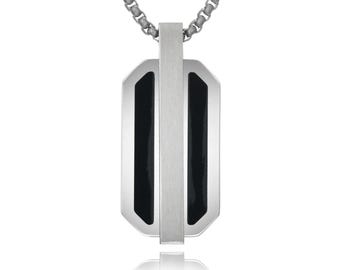 Collar con colgante geométrico