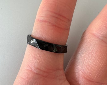 Geometric Ring Black Stainless Steel 4mm