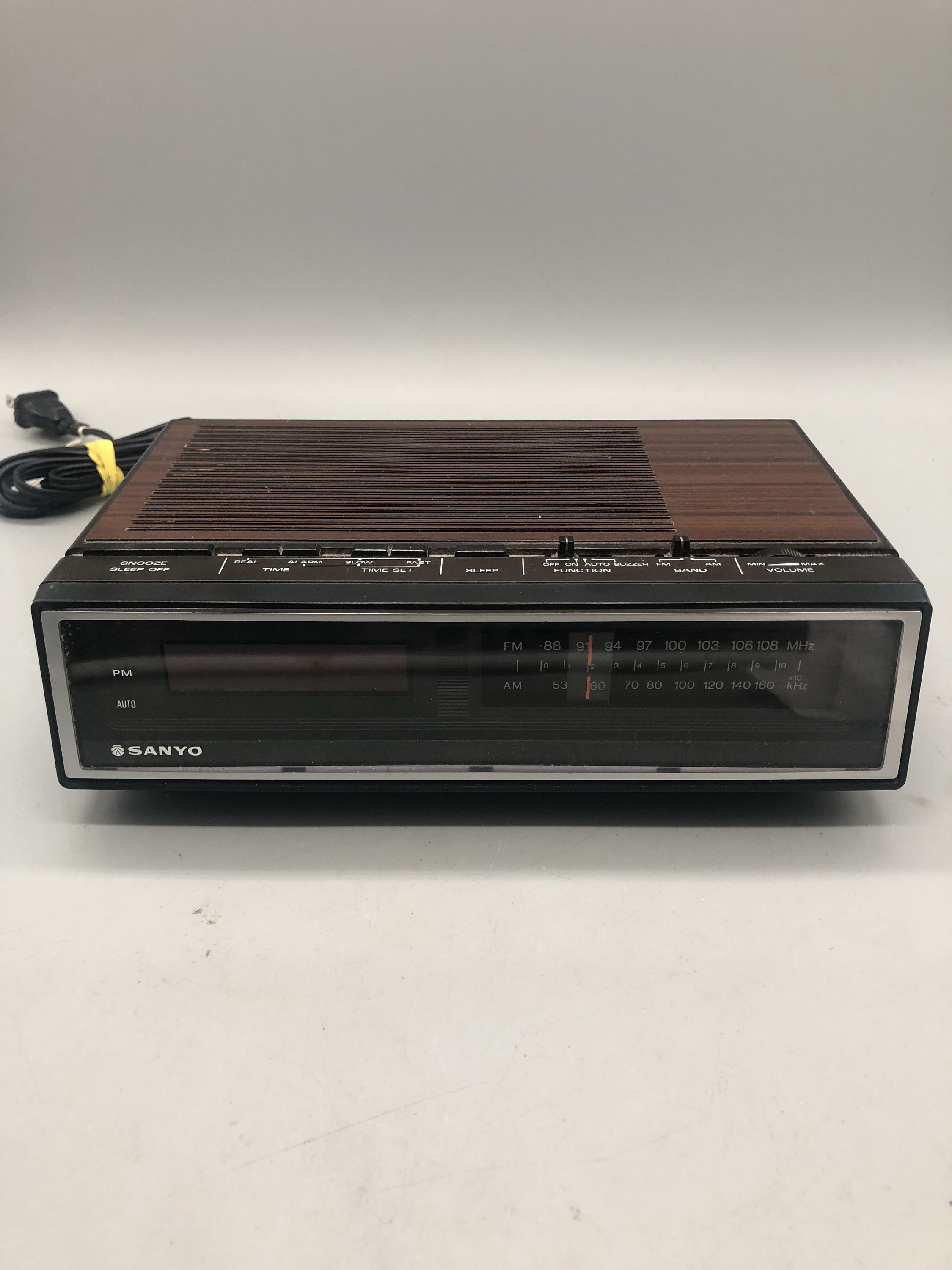 Vintage Sanyo Digital Alarm Clock Am/fm Radio. - Etsy
