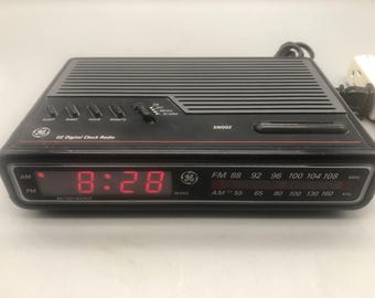 Vintage GE Digital Clock Radio Model 7-4612 Black Retro AM/FM Alarm Clock