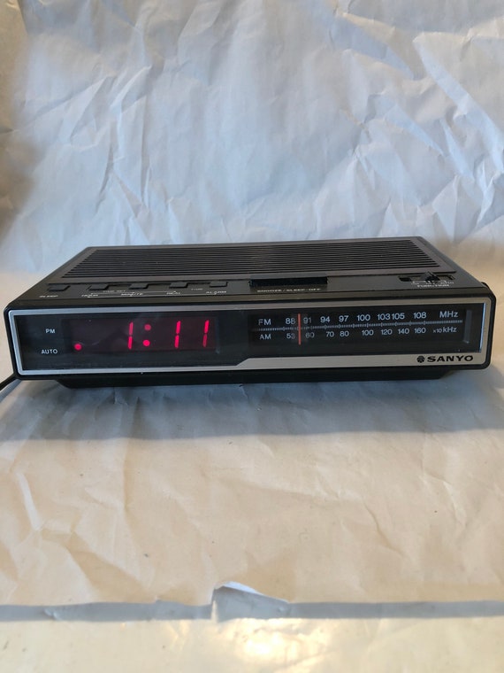Vintage Sanyo am/fm digital alarm clock radio model RM 5005. Etsy