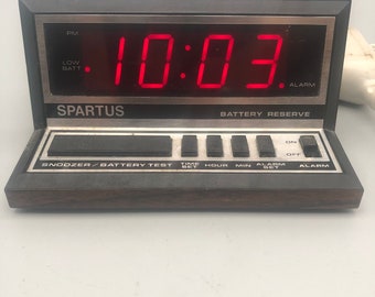 Vintage 1970s Spartus Model 1140 Digital Alarm Clock Faux Wood Red LED Working