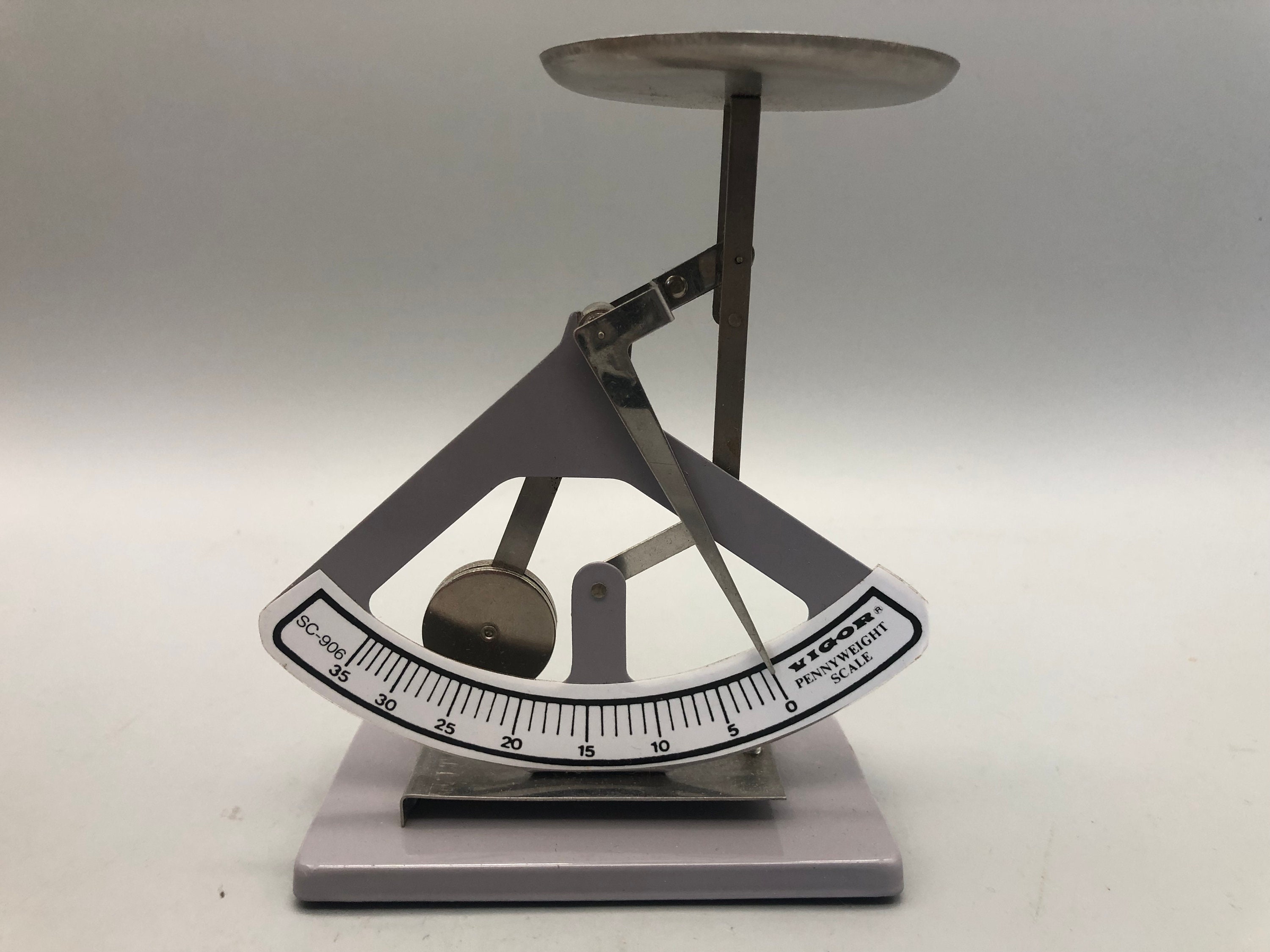 Vintage Vigor Gram Weight Analog Scale. 