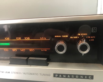 Vintage Panasonic am / fm stereo receiver model RE-7700.