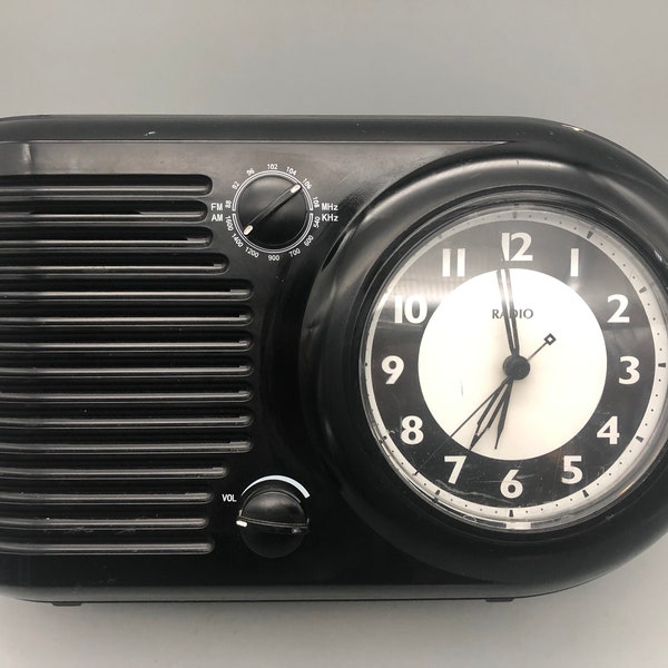 Vintage retro analog clock radio.