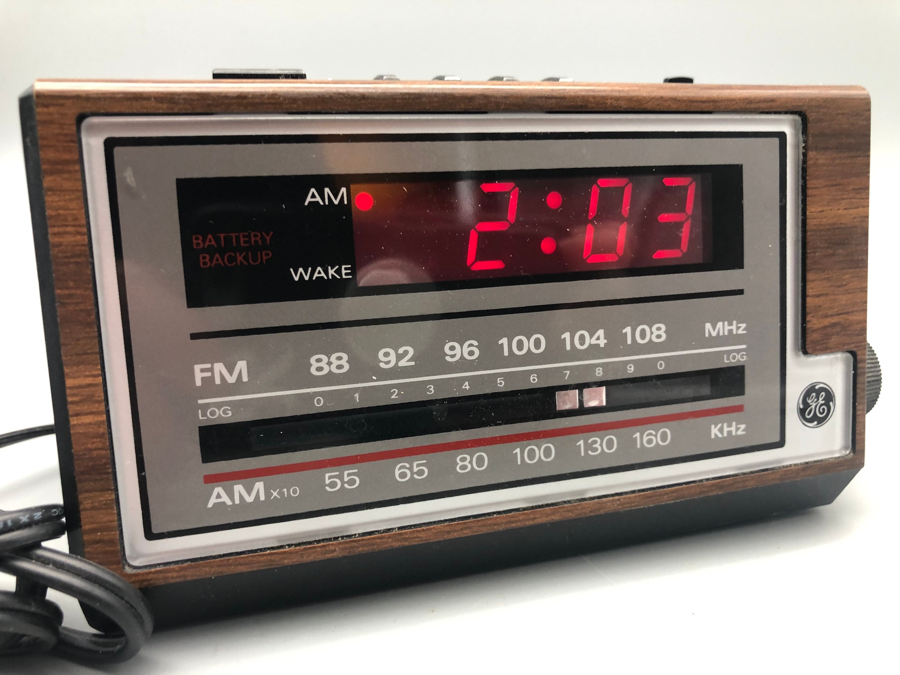 Vintage GE Digital Radio Alarm Clock. Plug in / Battery Etsy