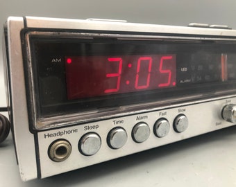 SANYODIGITAL　CLOCK　RADIO　新品未使用品　Vintage Vintage Sanyo 1980s Digital Alarm Clock Radio AM/FM Receiver
