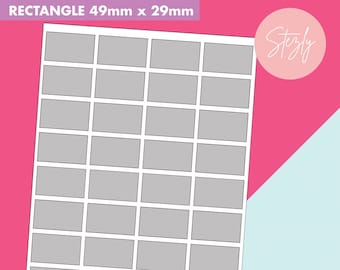 Può includere: Foglio stampabile di 24 etichette rettangolari, ciascuna misura 49 mm x 29 mm. Le etichette sono grigie con un contorno bianco e sono disposte in una griglia 6x4 su sfondo bianco. Il testo "8.5x11" sheet" è nell'angolo in basso a destra del foglio.