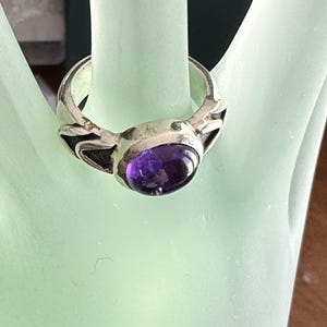 Vintage Chunky / Heavy Sterling Silver Amethyst Oval Cabochon   Band Ring Size 8.5