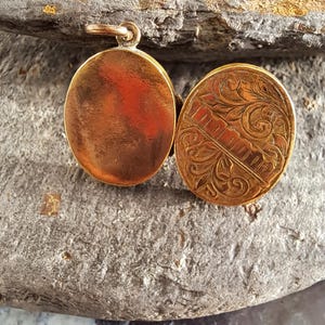 1900,Antique Gold Plated Locket,Antique Gold Engraved locket,Gold Locket,Victorian Gold Locket,Gift for her,Gift for Mom,Vintage Gold Locket