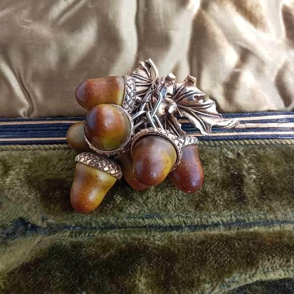 Vintage Acorns Brooch,Vintage Florenza Jewelry,Vintage Florenza Acorn Brooch,Gift for her,Vintage Florenza Brooch,Gift for Girlfriend