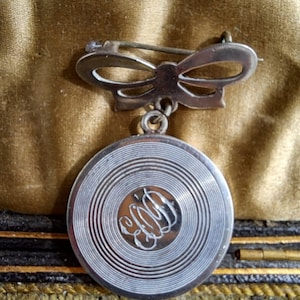 Antique Locket Brooch,Antique Silver Locket Brooch,Victorian Locket Brooch,1900,Gift for her,Gift for Mom,Victorian Silver Locket Brooch