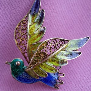 Vintage Bird Brooch,Vintage Enamel Filligree Bird Brooch,Bird,Bird Brooch,Antique Bird Brooch,Gift for her,Gift for Mom,Gold Bird Brooch